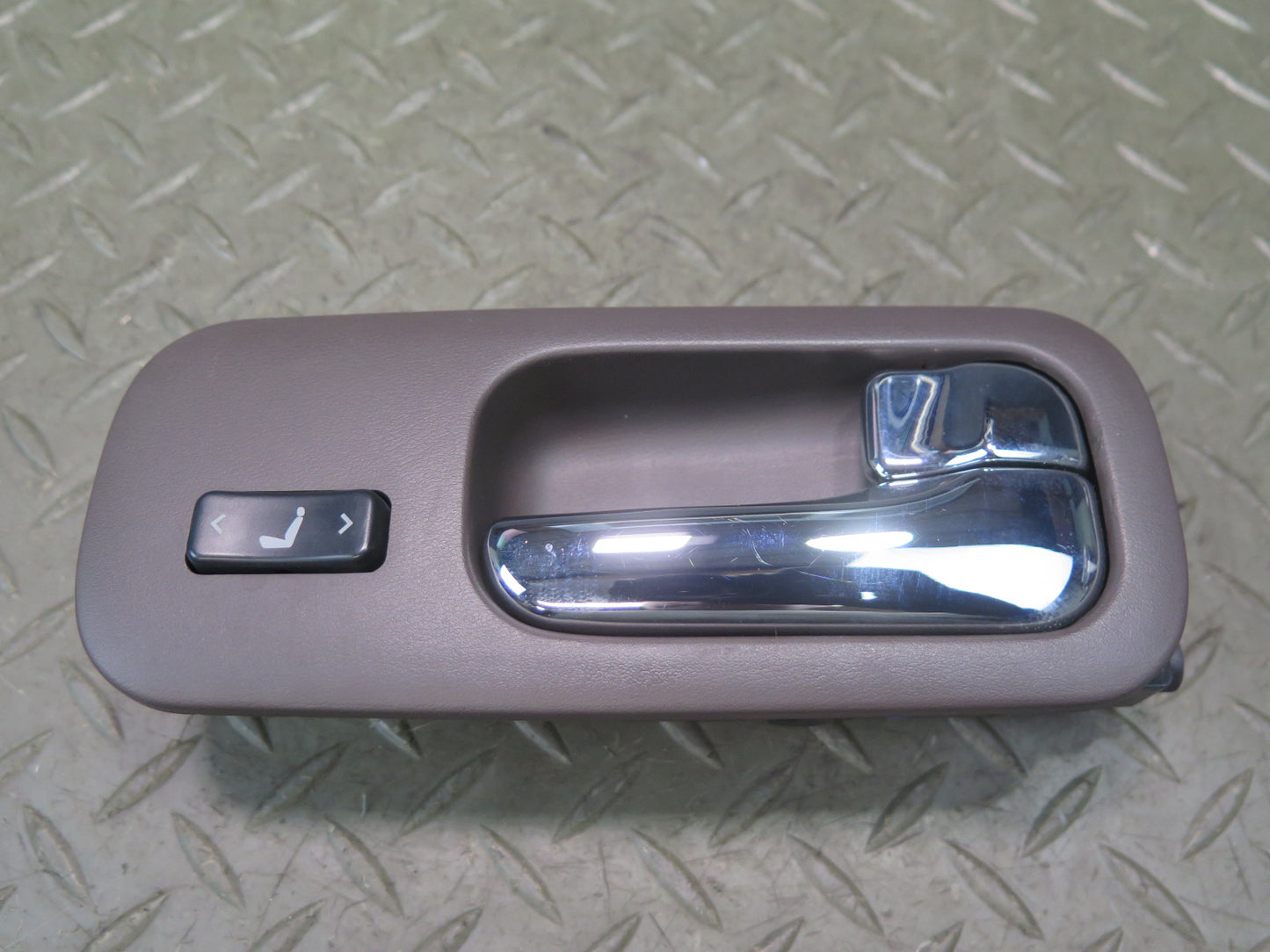 95-96 Nissan Gloria HY33 Set of 4 Interior Door Handle w Trim & Switch Brown OEM