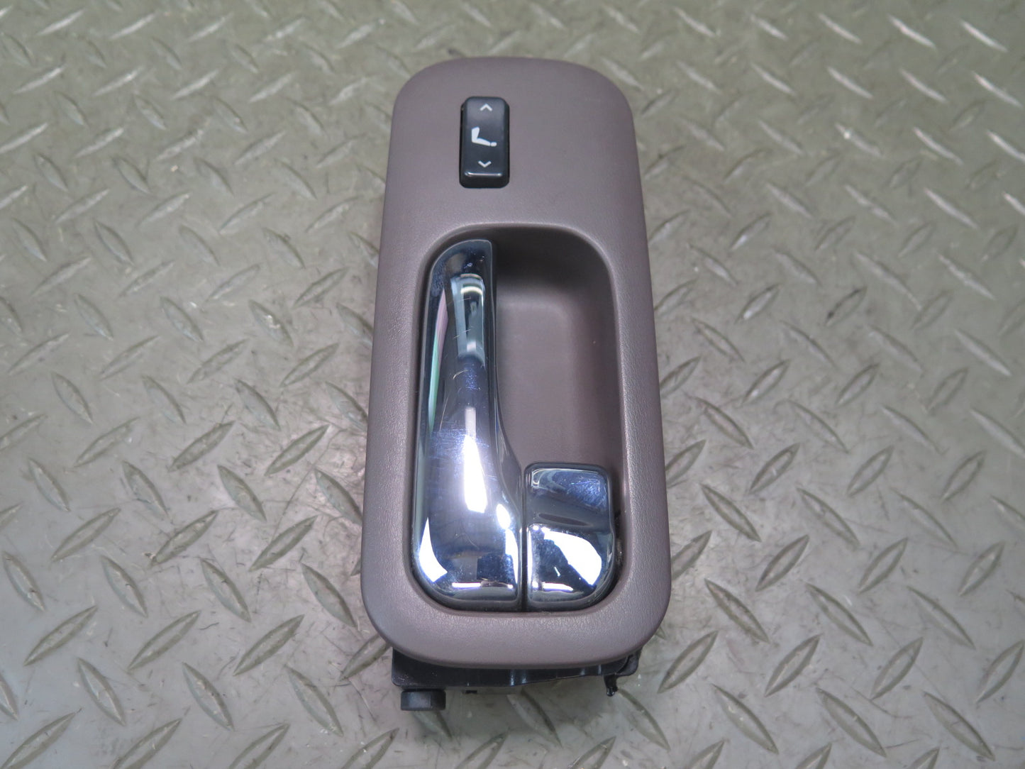 95-96 Nissan Gloria HY33 Set of 4 Interior Door Handle w Trim & Switch Brown OEM