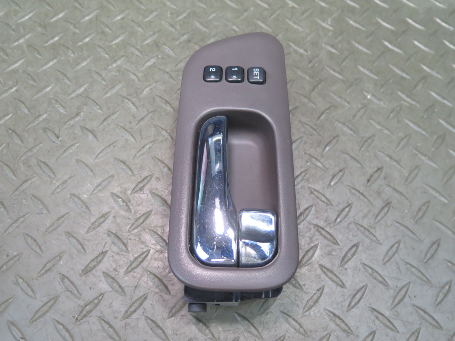 95-96 Nissan Gloria HY33 Set of 4 Interior Door Handle w Trim & Switch Brown OEM