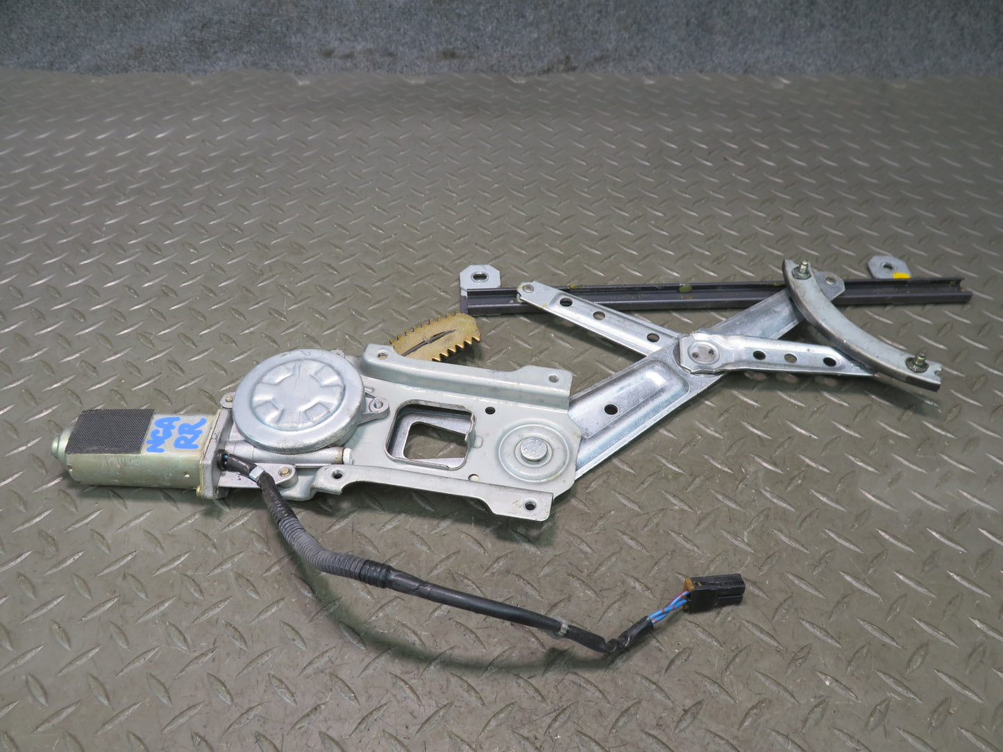 95-96 Nissan Gloria Cedric HY33 Rear Right Door Window Regulator w Motor OEM