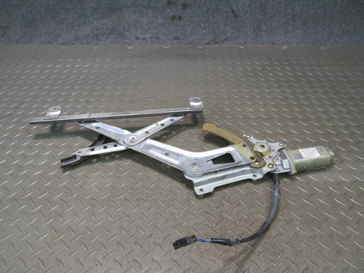 95-96 Nissan Gloria Cedric HY33 Rear Right Door Window Regulator w Motor OEM
