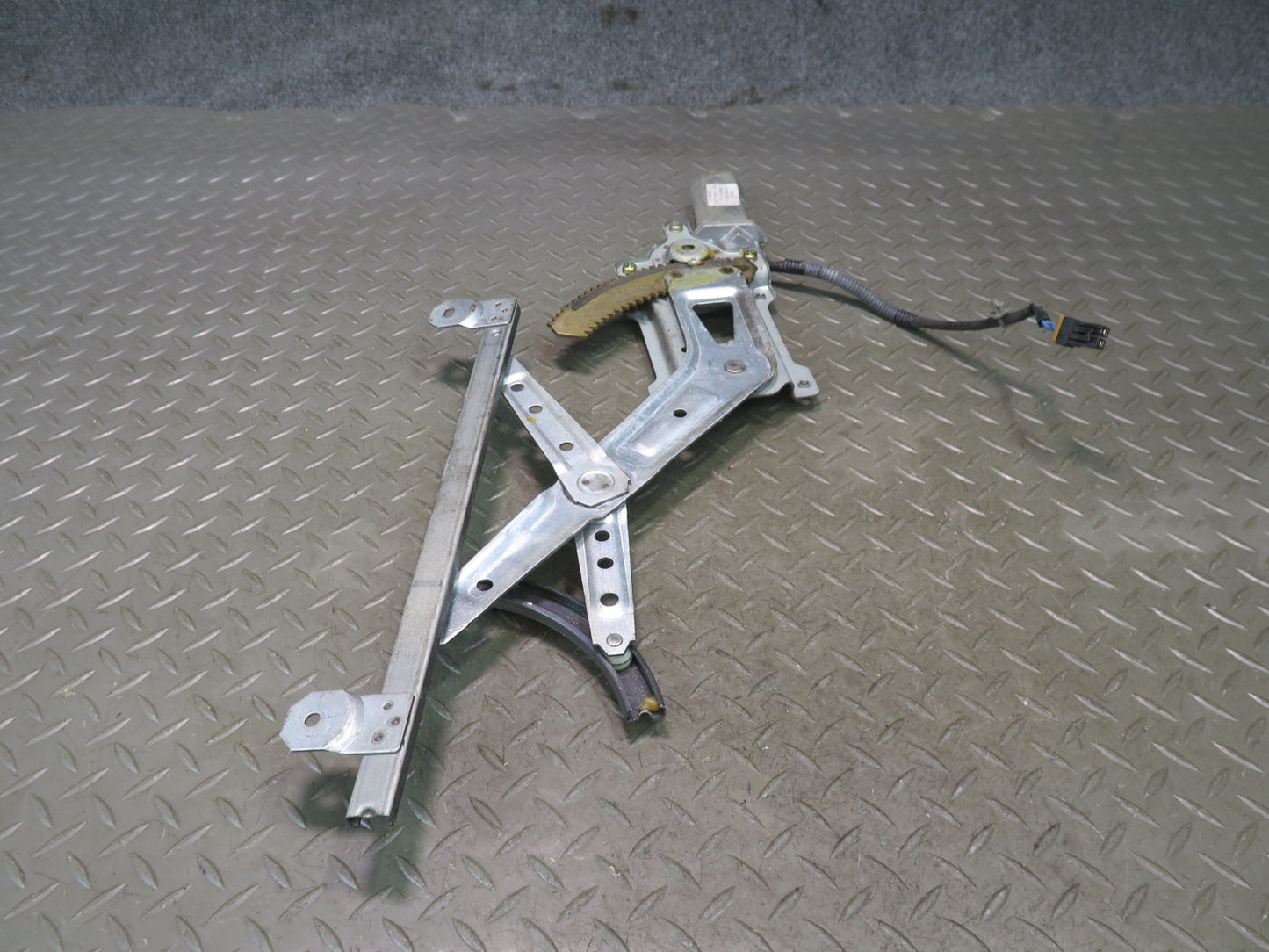 95-96 Nissan Gloria Cedric HY33 Rear Right Door Window Regulator w Motor OEM