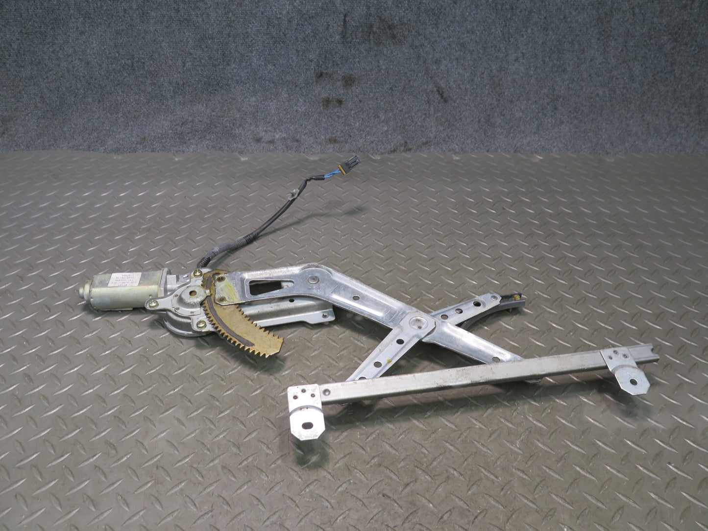 95-96 Nissan Gloria Cedric HY33 Rear Right Door Window Regulator w Motor OEM