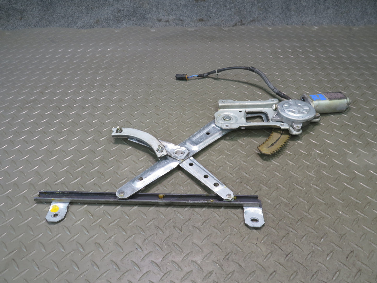 95-96 Nissan Gloria Cedric HY33 Rear Right Door Window Regulator w Motor OEM