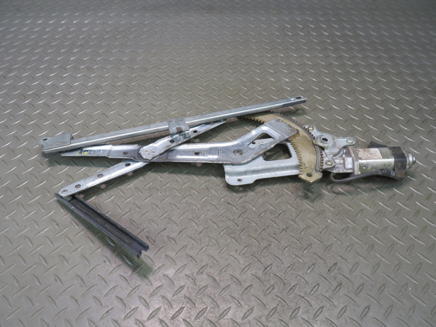 95-97 Nissan Gloria Cedric HY33 Front Right Door Window Regulator w Motor OEM
