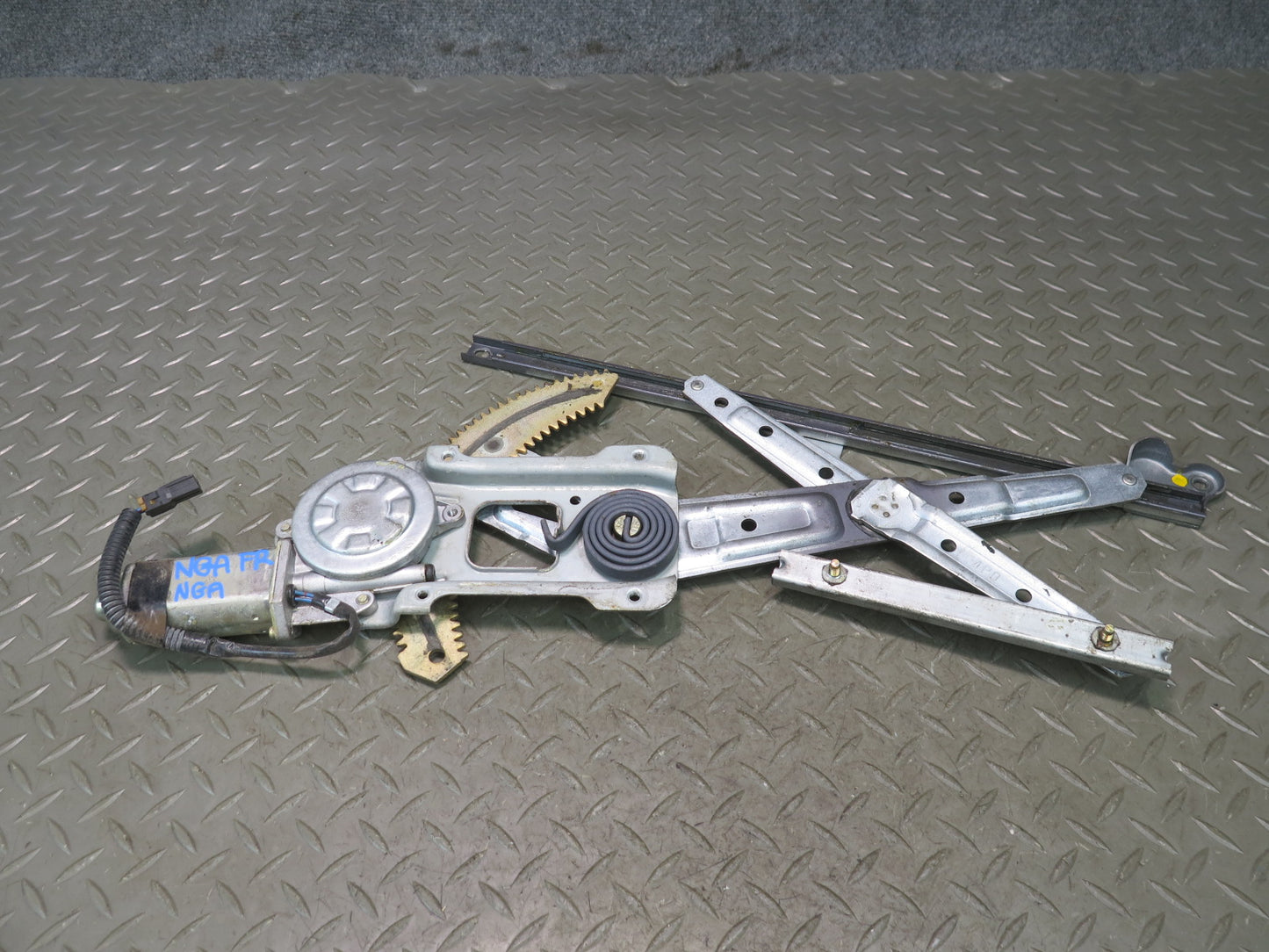 95-97 Nissan Gloria Cedric HY33 Front Right Door Window Regulator w Motor OEM