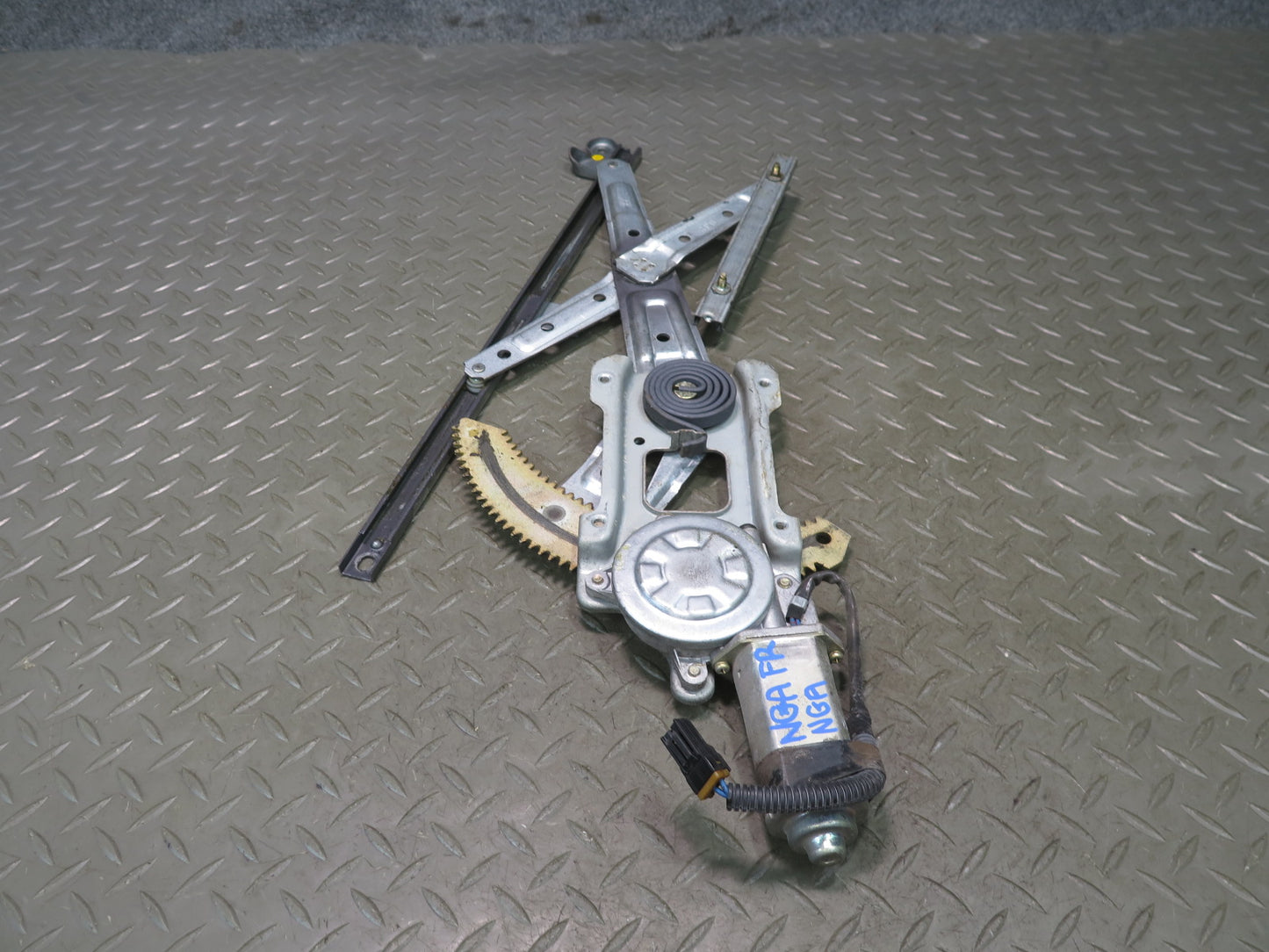95-97 Nissan Gloria Cedric HY33 Front Right Door Window Regulator w Motor OEM