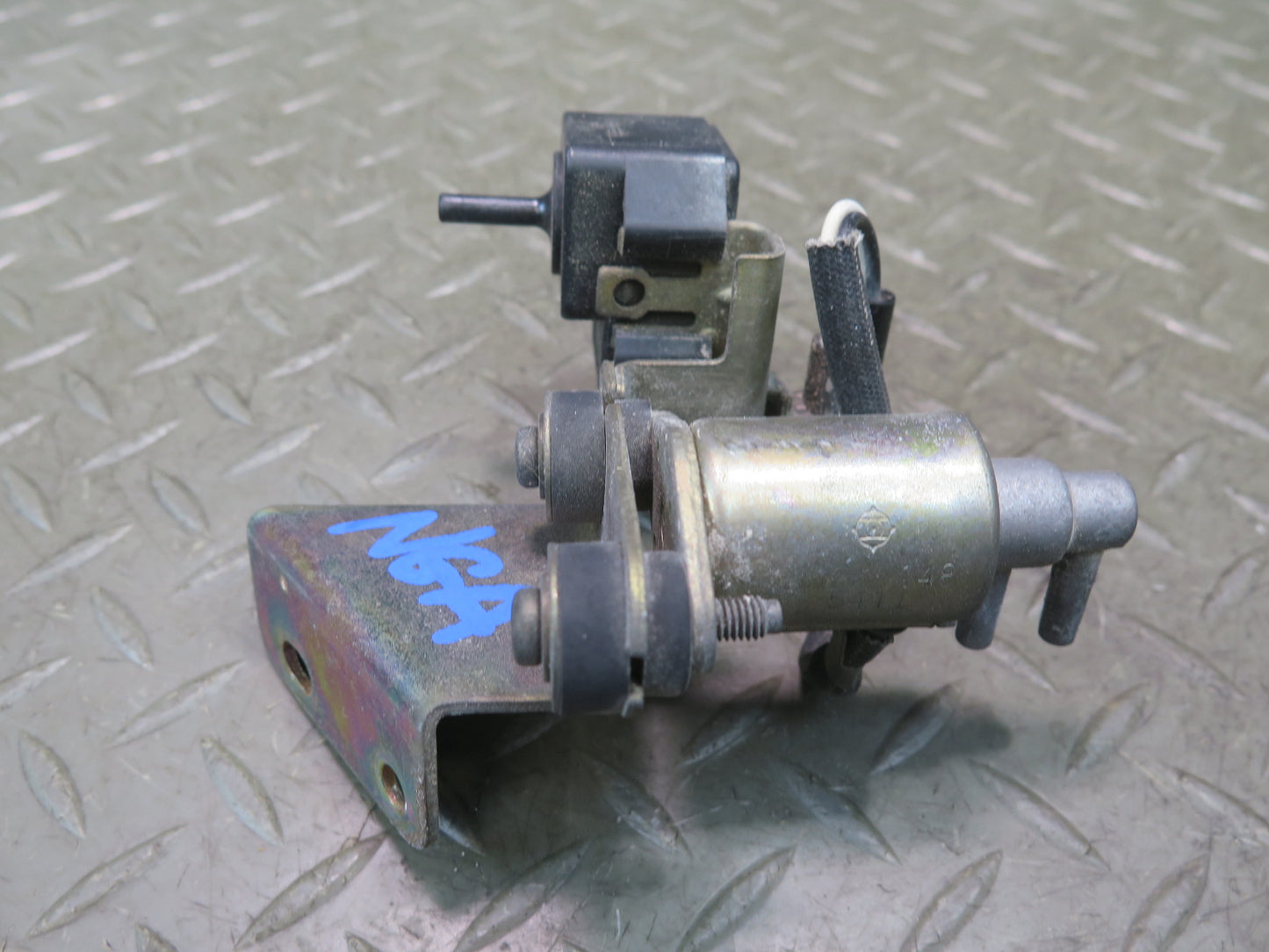95-97 Nissan Gloria HY33 VQ30DET Turbo Boost Control Sensor w Valve OEM