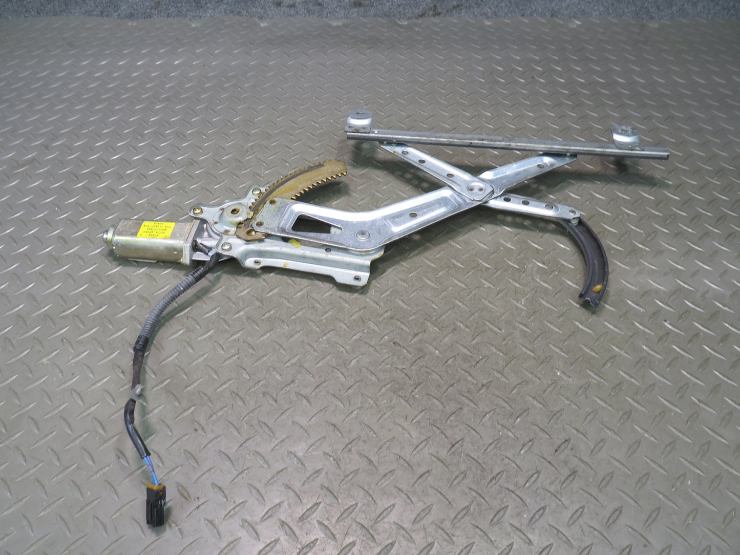 95-97 Nissan Gloria Cedric HY33 Rear Left Door Window Regulator w Motor OEM