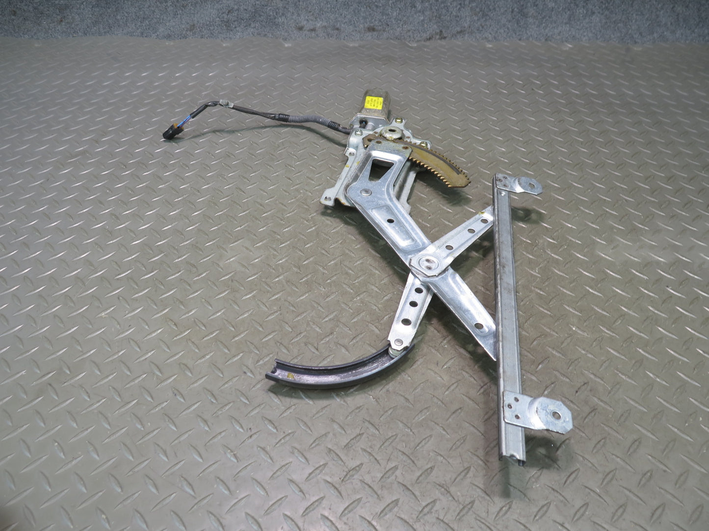 95-97 Nissan Gloria Cedric HY33 Rear Left Door Window Regulator w Motor OEM
