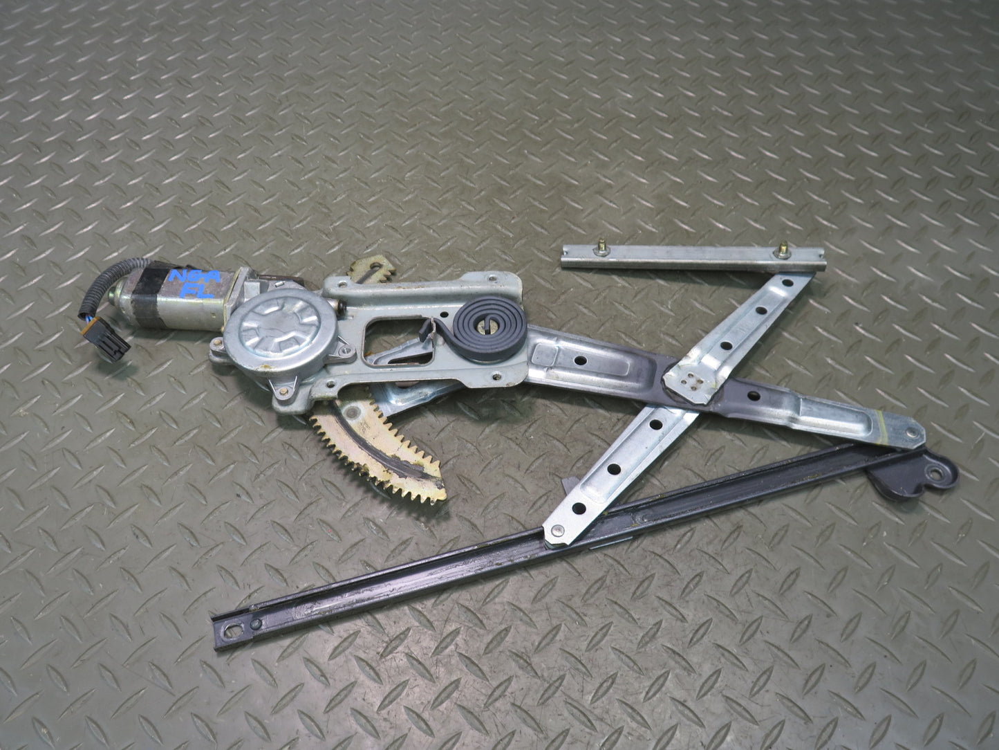 95-97 Nissan Gloria Cedric HY33 Front Left Door Window Regulator w Motor OEM