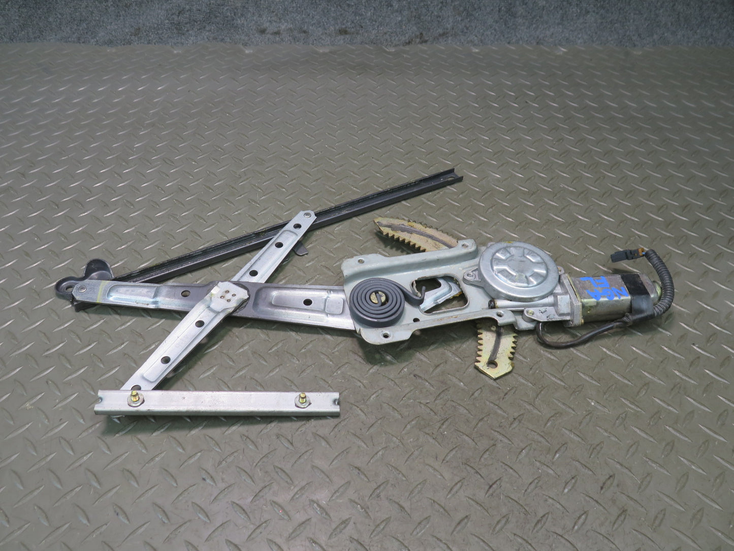 95-97 Nissan Gloria Cedric HY33 Front Left Door Window Regulator w Motor OEM