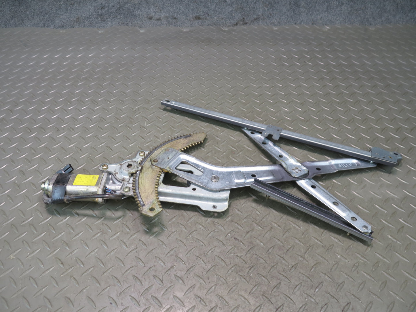 95-97 Nissan Gloria Cedric HY33 Front Left Door Window Regulator w Motor OEM