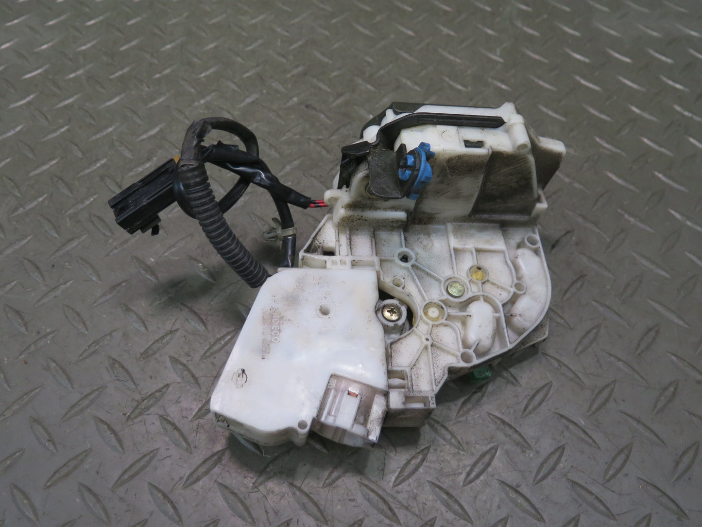 95-97 Nissan Gloria Cedric HY33 Rear Right Door Lock Latch Actuator OEM