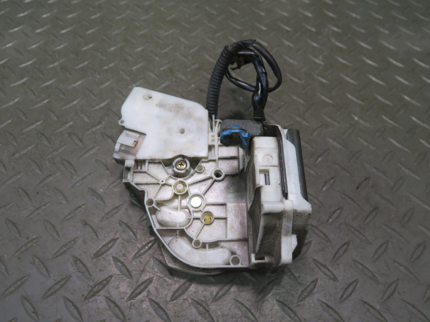 95-97 Nissan Gloria Cedric HY33 Rear Right Door Lock Latch Actuator OEM