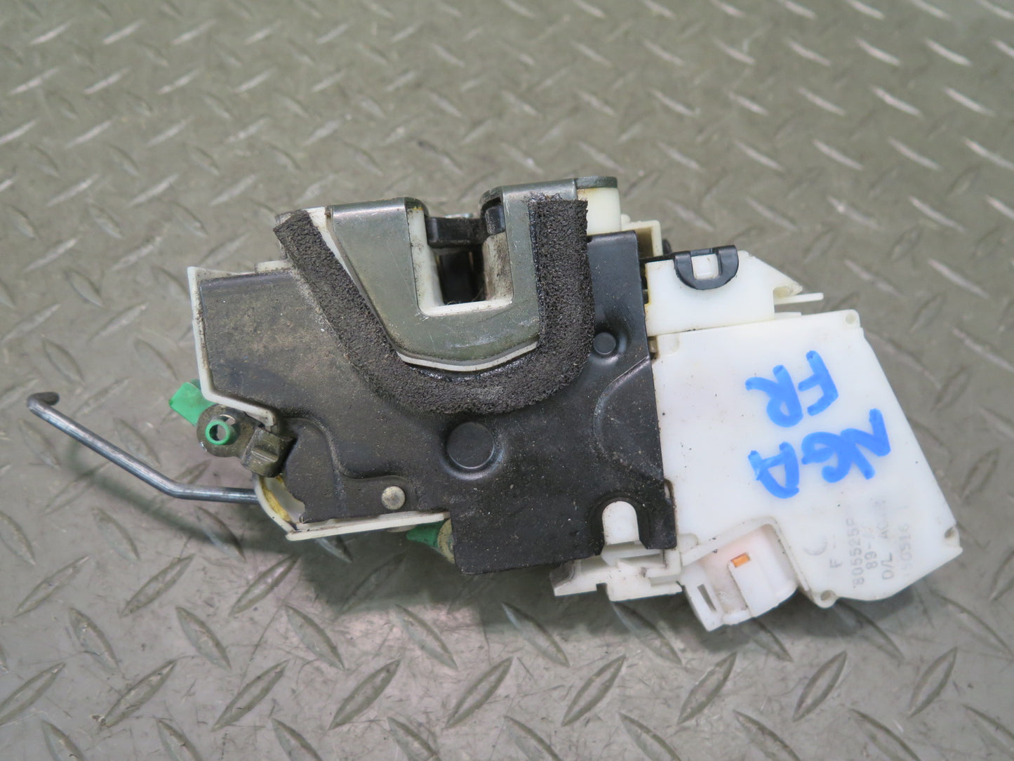 95-97 Nissan Gloria Cedric HY33 Front Right Door Lock Latch Actuator OEM