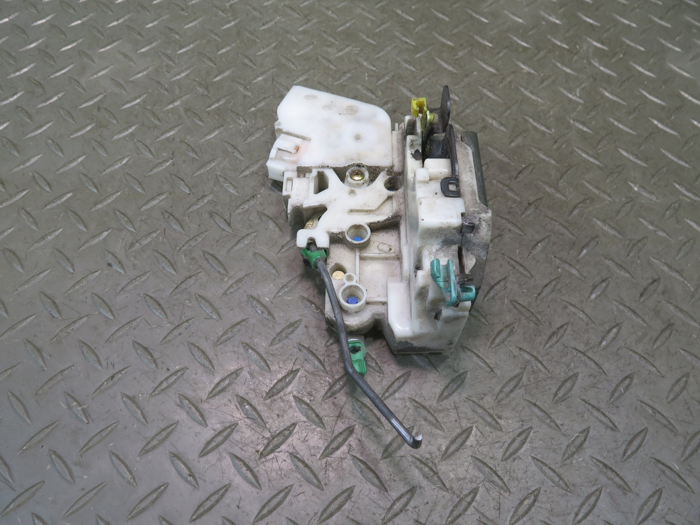 95-97 Nissan Gloria Cedric HY33 Front Right Door Lock Latch Actuator OEM