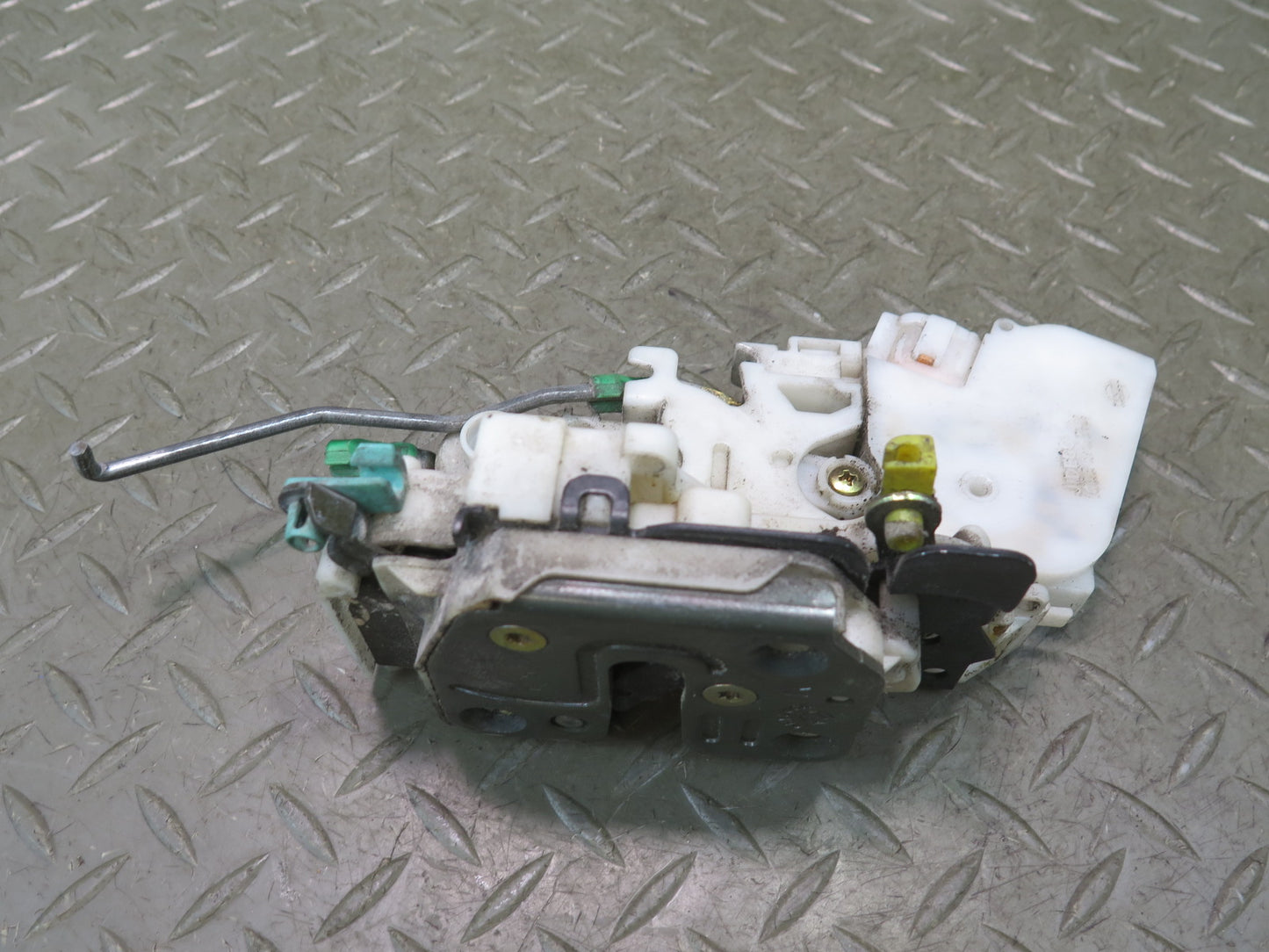 95-97 Nissan Gloria Cedric HY33 Front Right Door Lock Latch Actuator OEM