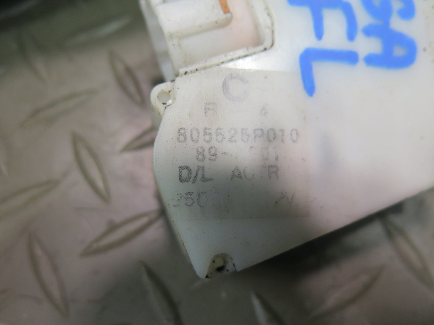 95-97 Nissan Gloria Cedric HY33 Front Left Door Lock Latch Actuator OEM