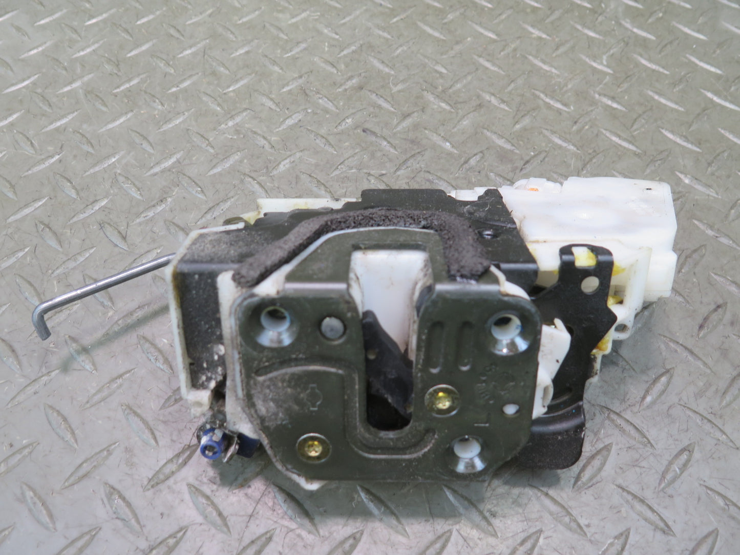 95-97 Nissan Gloria Cedric HY33 Front Left Door Lock Latch Actuator OEM