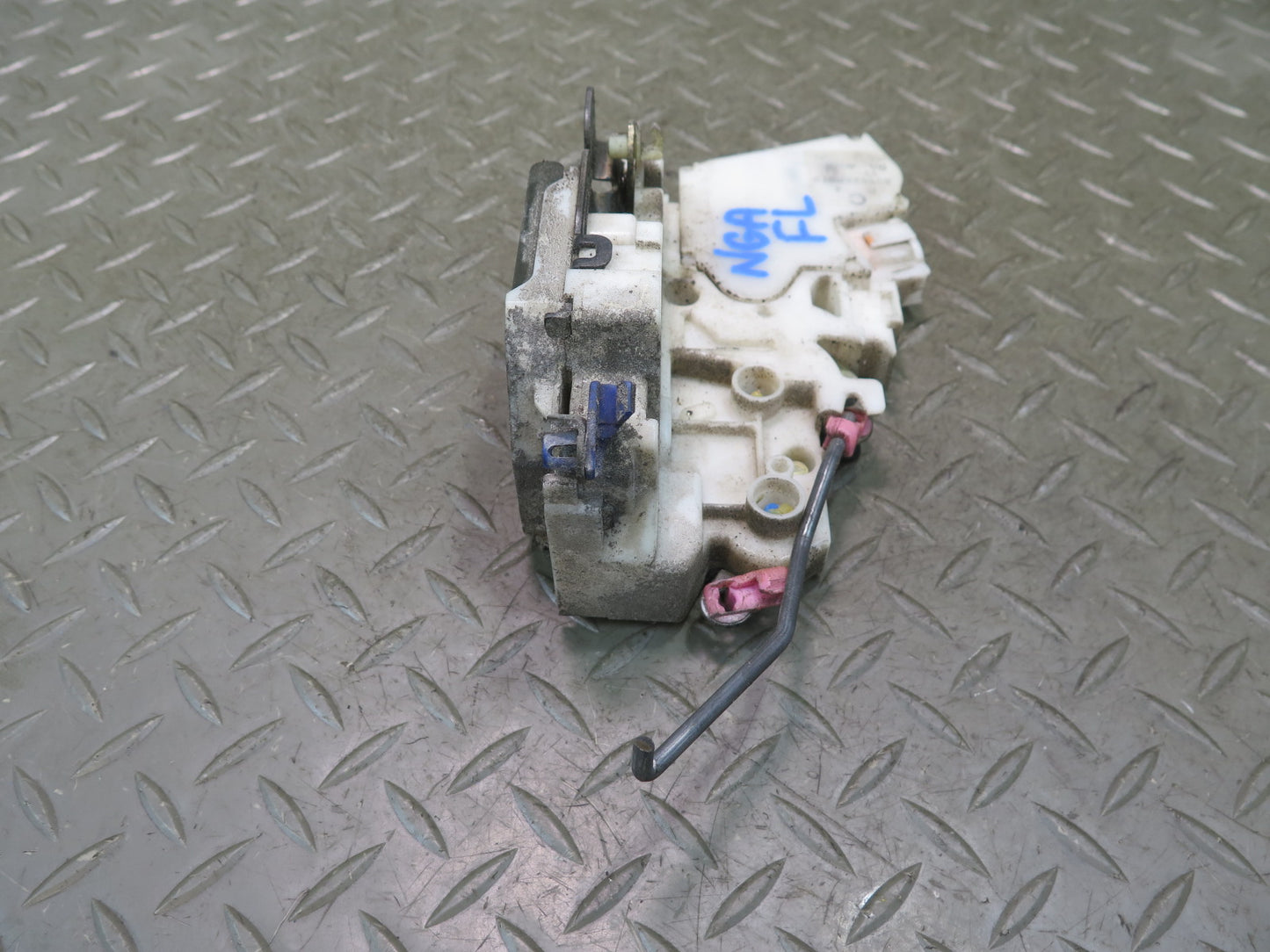 95-97 Nissan Gloria Cedric HY33 Front Left Door Lock Latch Actuator OEM