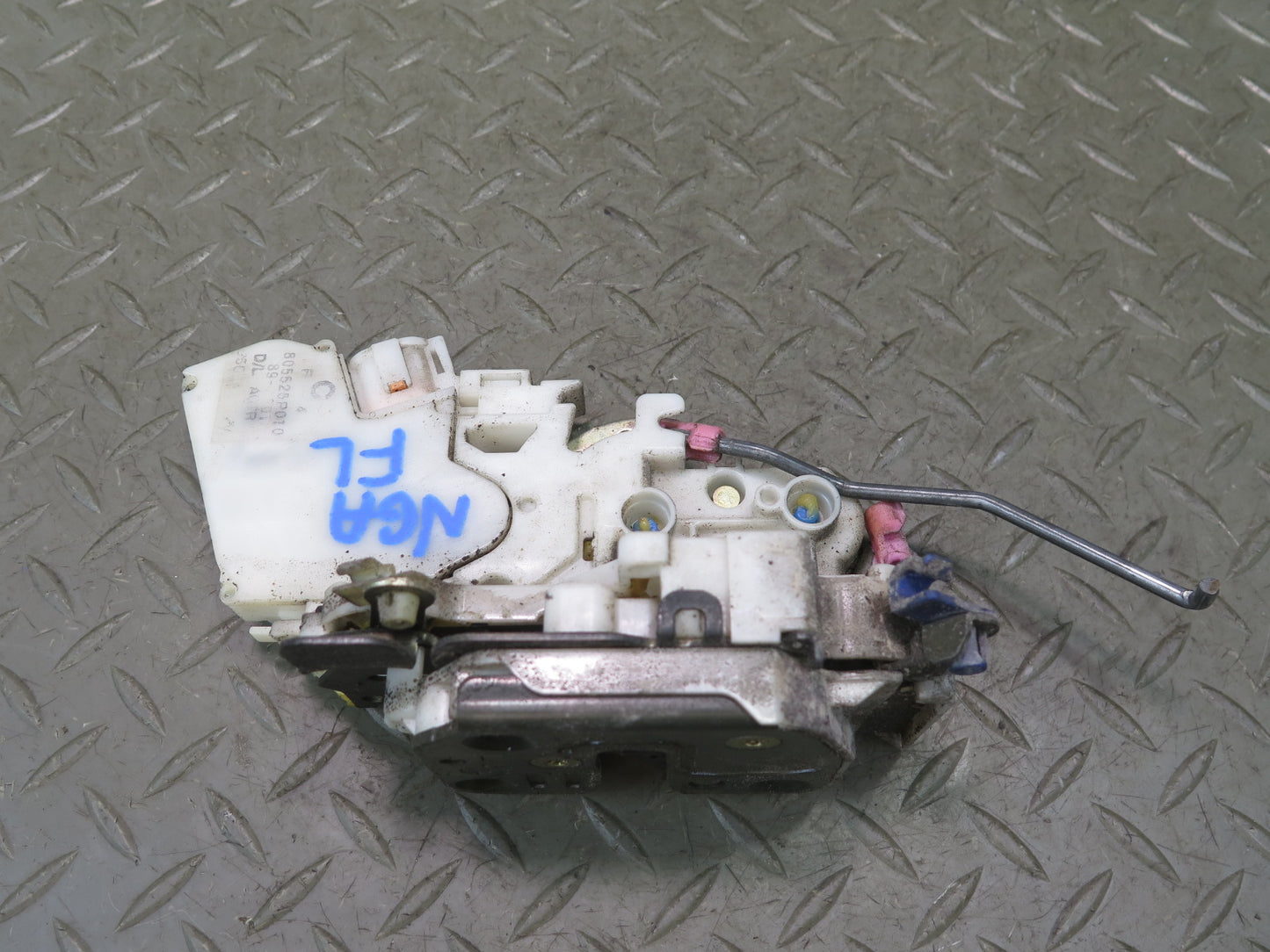 95-97 Nissan Gloria Cedric HY33 Front Left Door Lock Latch Actuator OEM