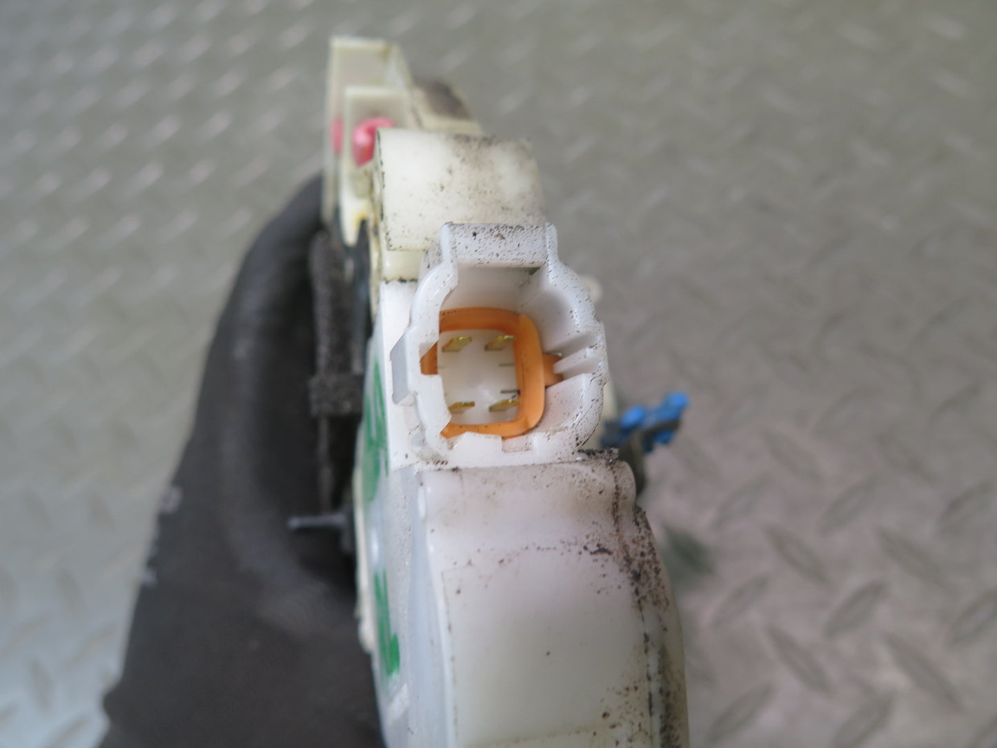 95-97 Nissan Gloria Cedric HY33 Rear Left Door Lock Latch Actuator OEM