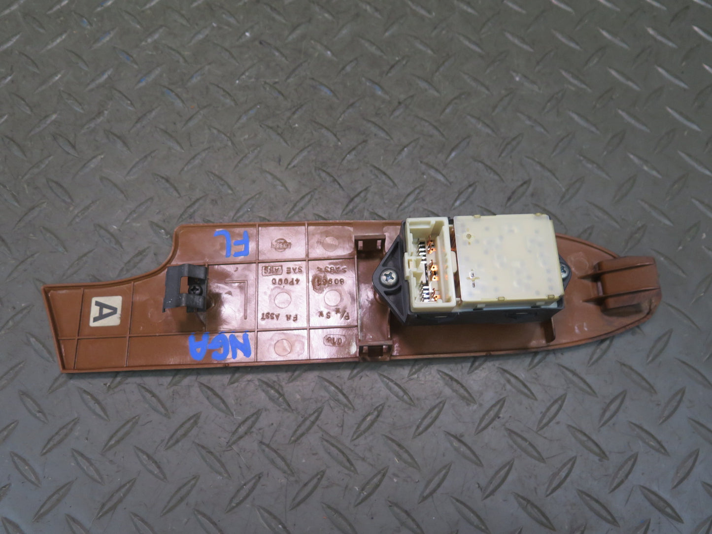 95-97 Nissan Gloria HY33 Front & Rear Door Window Switch w Wood Trim Set OEM