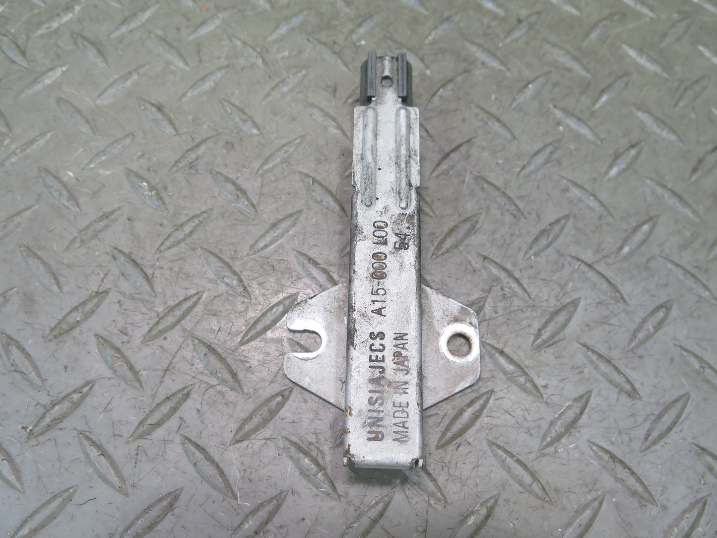 95-97 Nissan Gloria Cedric HY33 AT Fuel Injector Resistor OEM