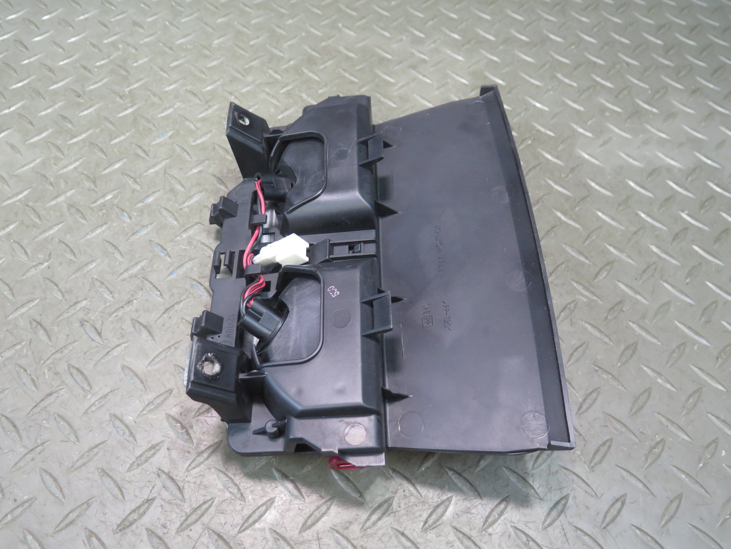 95-97 Nissan Gloria Cedric HY33 Rear Third 3RD Brake Light Stop Lamp w Trim OEM