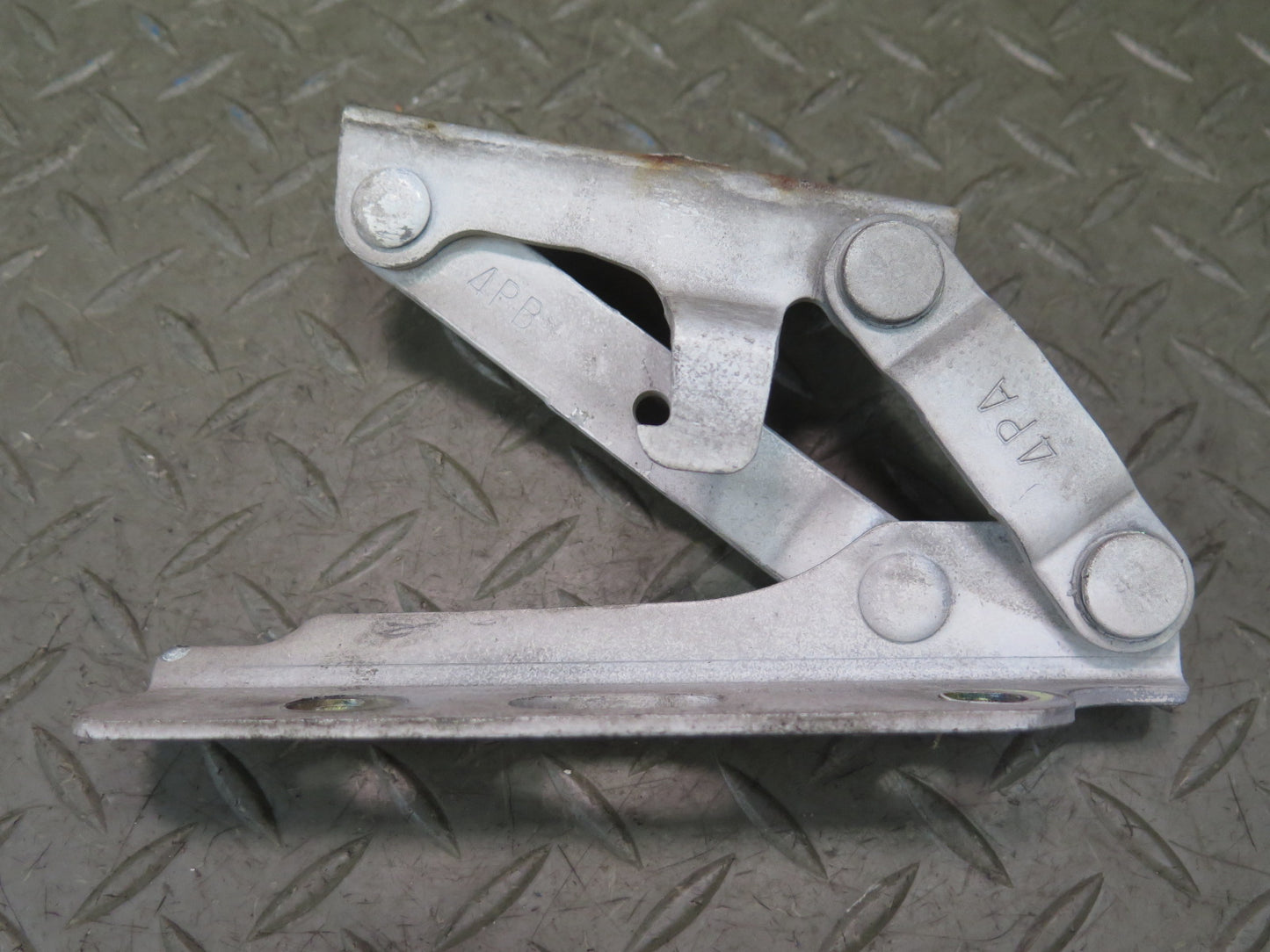 95-97 Nissan Gloria Cedric HY33 Front Left & Right Hood Hinge White Set OEM