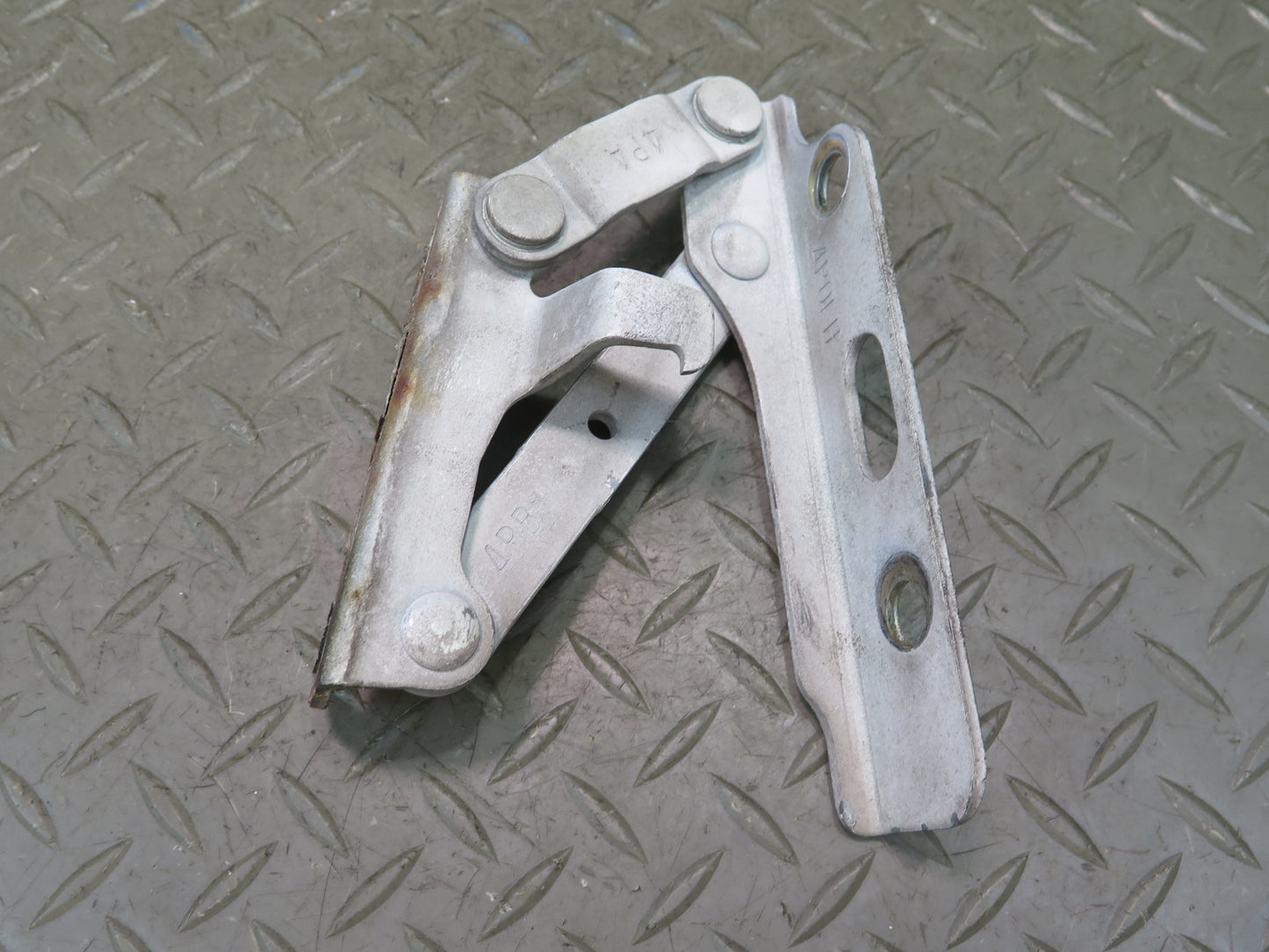 95-97 Nissan Gloria Cedric HY33 Front Left & Right Hood Hinge White Set OEM