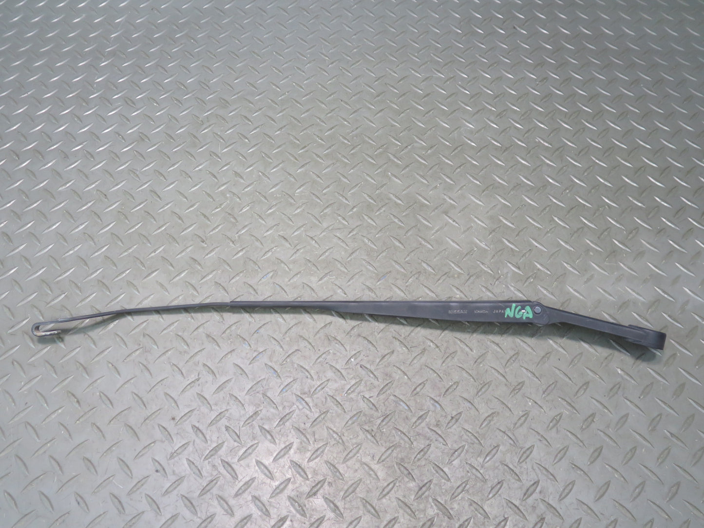 95-97 Nissan Gloria Cedric HY33 Front Left Right Wiper Arm Set of 2 OEM