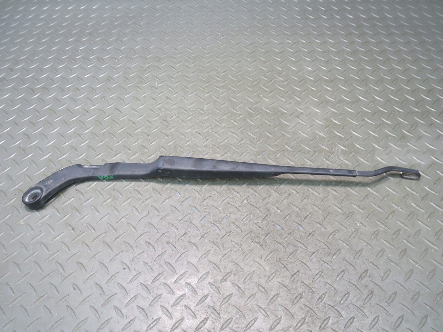 95-97 Nissan Gloria Cedric HY33 Front Left Right Wiper Arm Set of 2 OEM