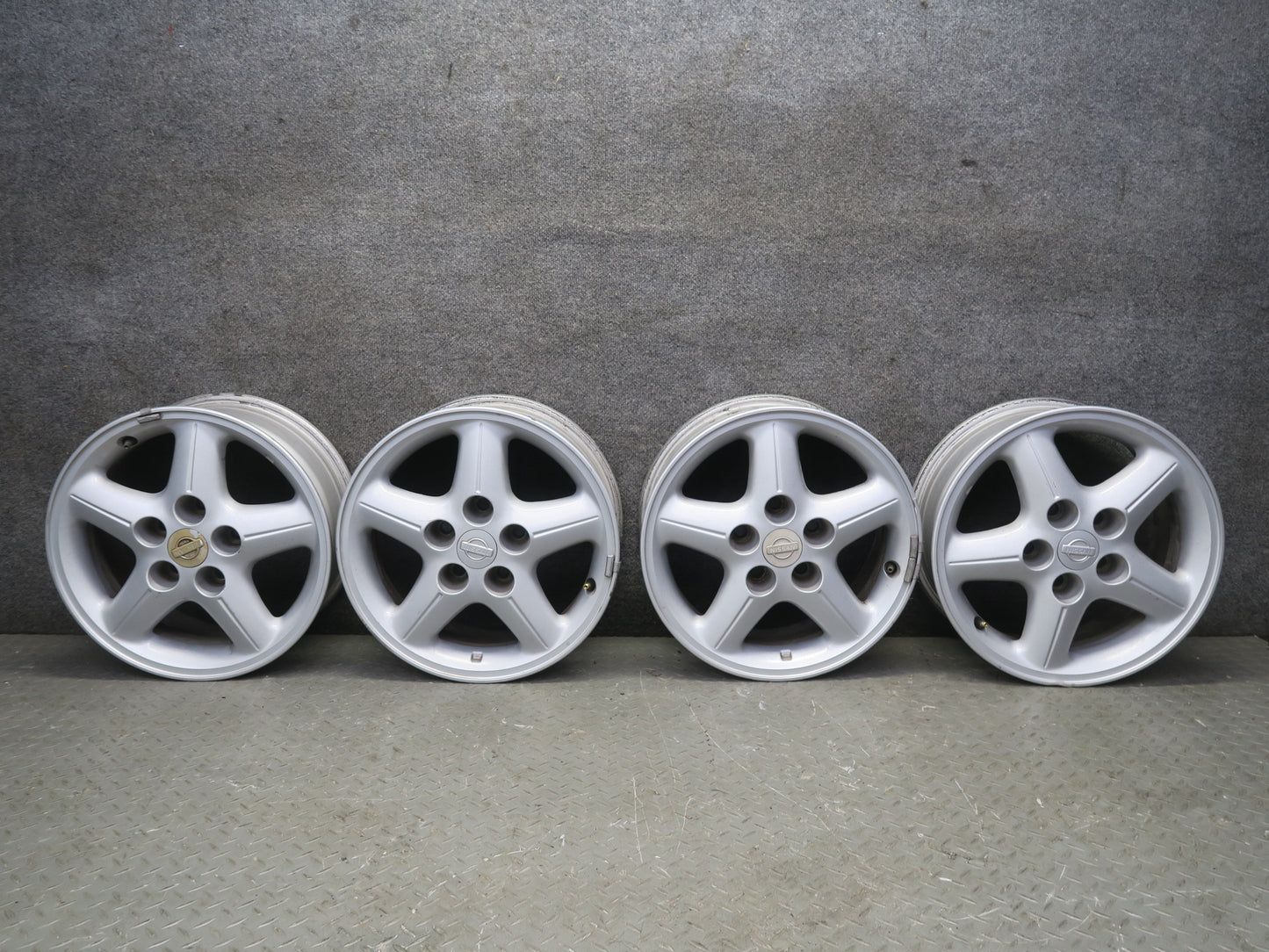 96-98 Nissan Stagea WGC34 Set of 4 Factory R15 15" Wheel Rim 15x6.5JJ ET40 OEM