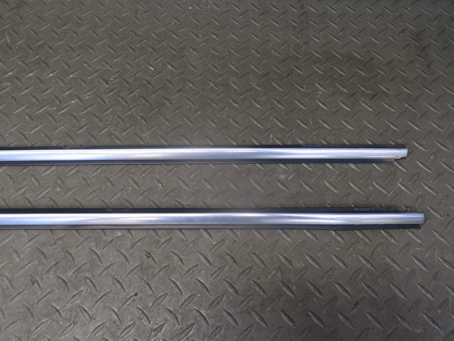 01-06 BMW E46 330ci Convert Set of 2 Door Weatherstrip Molding Trim Chrome OEM