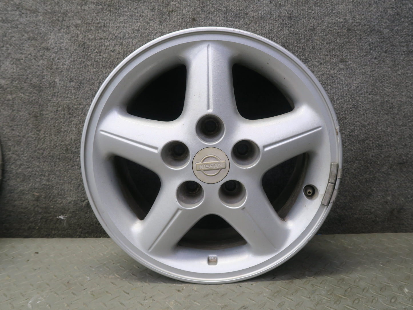 96-98 Nissan Stagea WGC34 Set of 4 Factory R15 15" Wheel Rim 15x6.5JJ ET40 OEM