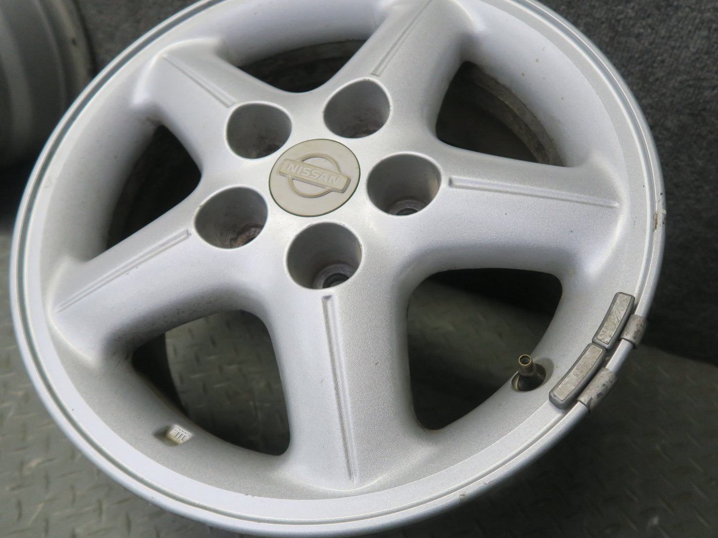 96-98 Nissan Stagea WGC34 Set of 4 Factory R15 15" Wheel Rim 15x6.5JJ ET40 OEM