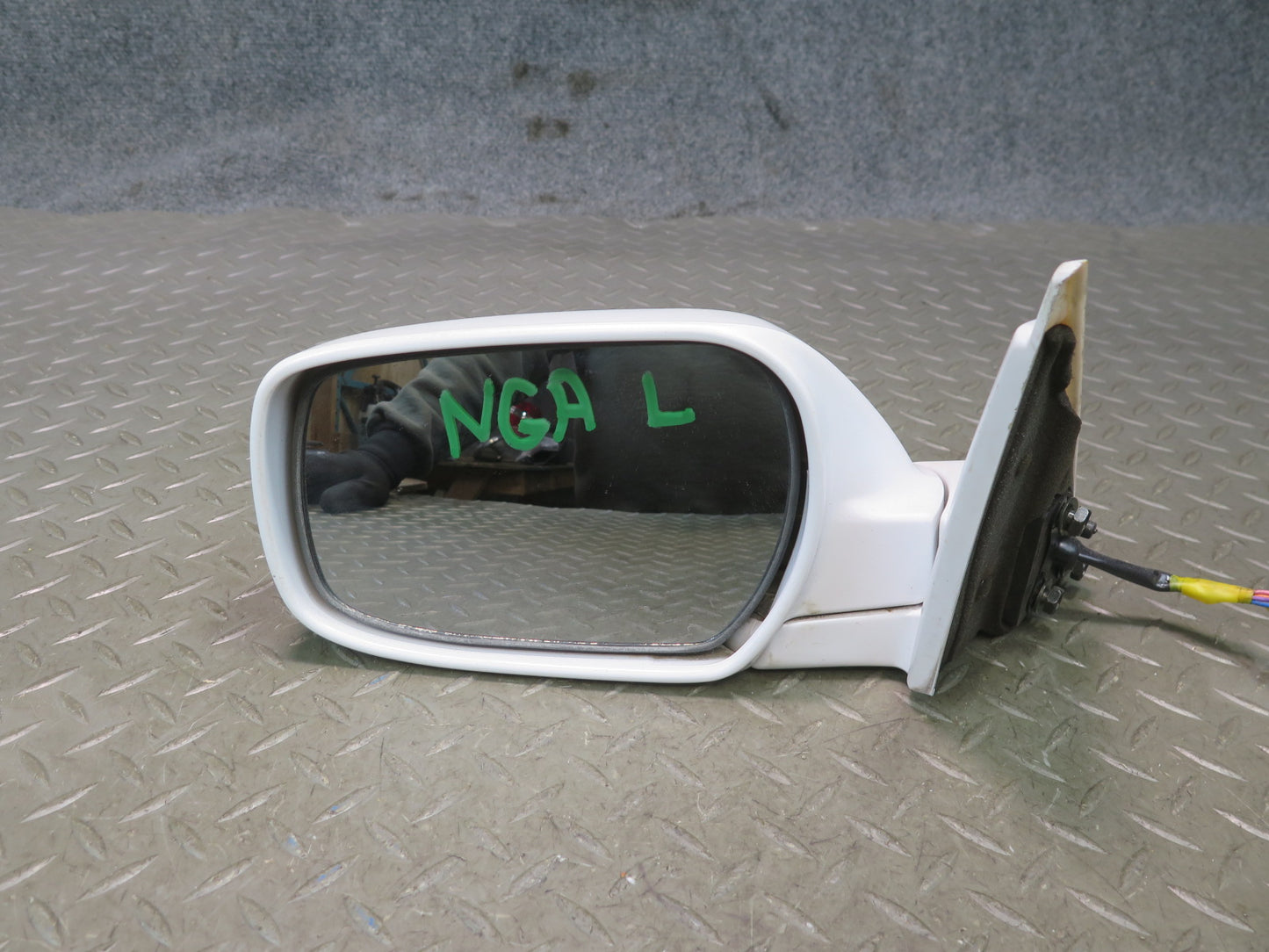 95-97 Nissan Gloria HY33 Front Left Door Side View Power Mirror White OEM