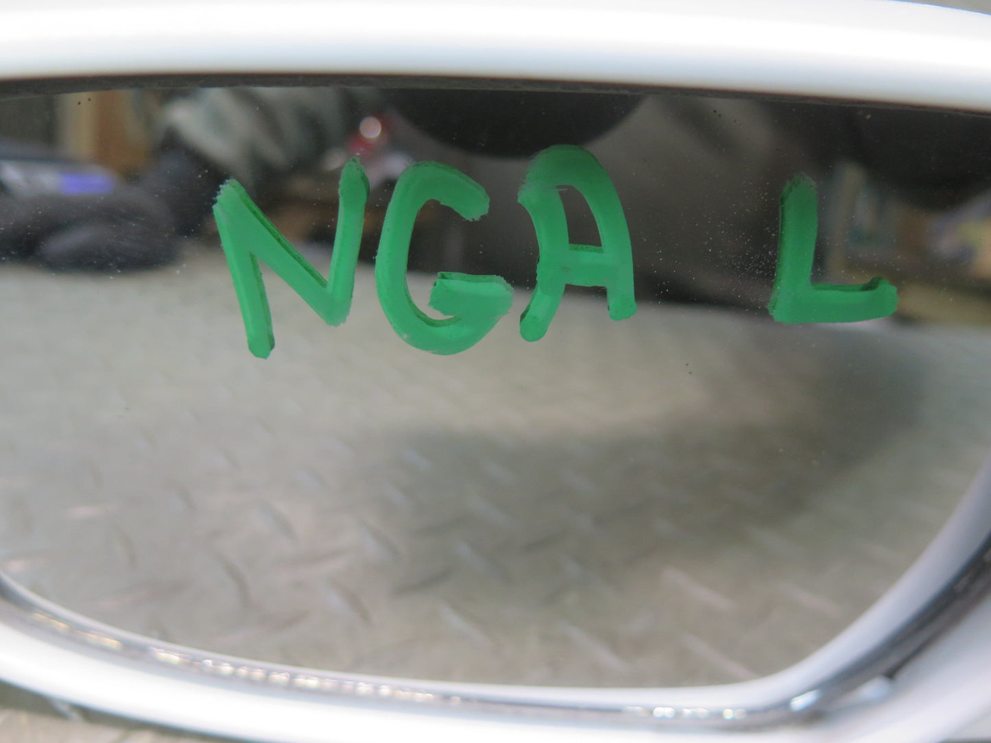 95-97 Nissan Gloria HY33 Front Left Door Side View Power Mirror White OEM