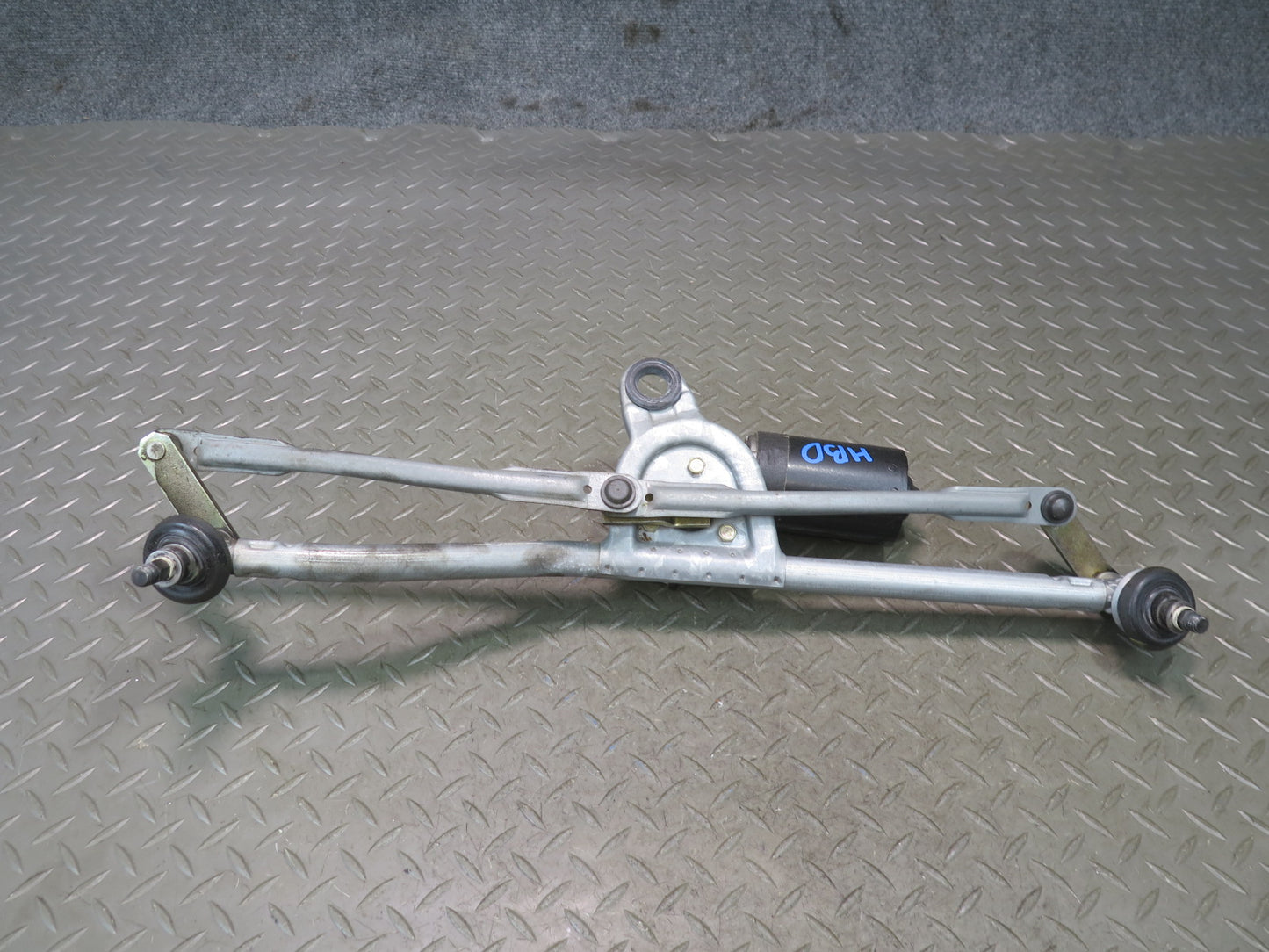 01-06 BMW E46 330ci Windshield Wiper Transmission Linkage w Motor OEM
