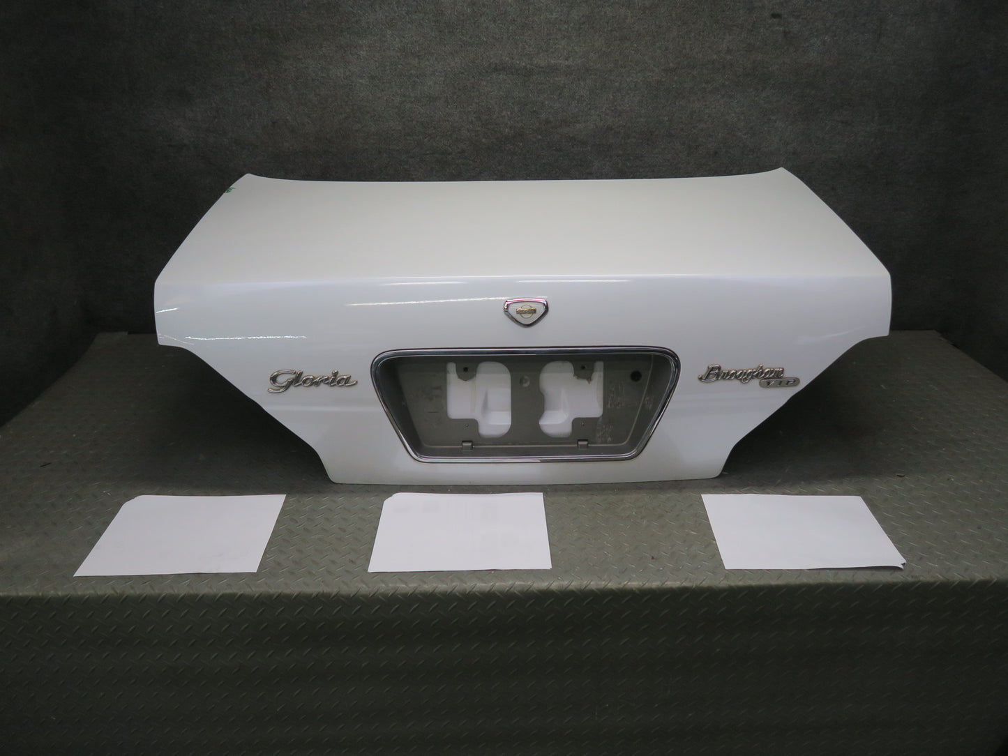 95-97 Nissan Gloria HY33 Rear Trunk Deck Lid Shell Panel Cover White Assmbly OEM