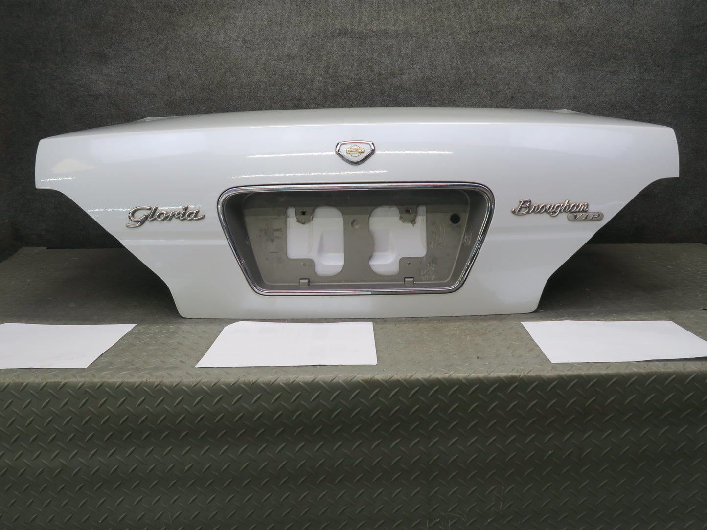 95-97 Nissan Gloria HY33 Rear Trunk Deck Lid Shell Panel Cover White Assmbly OEM