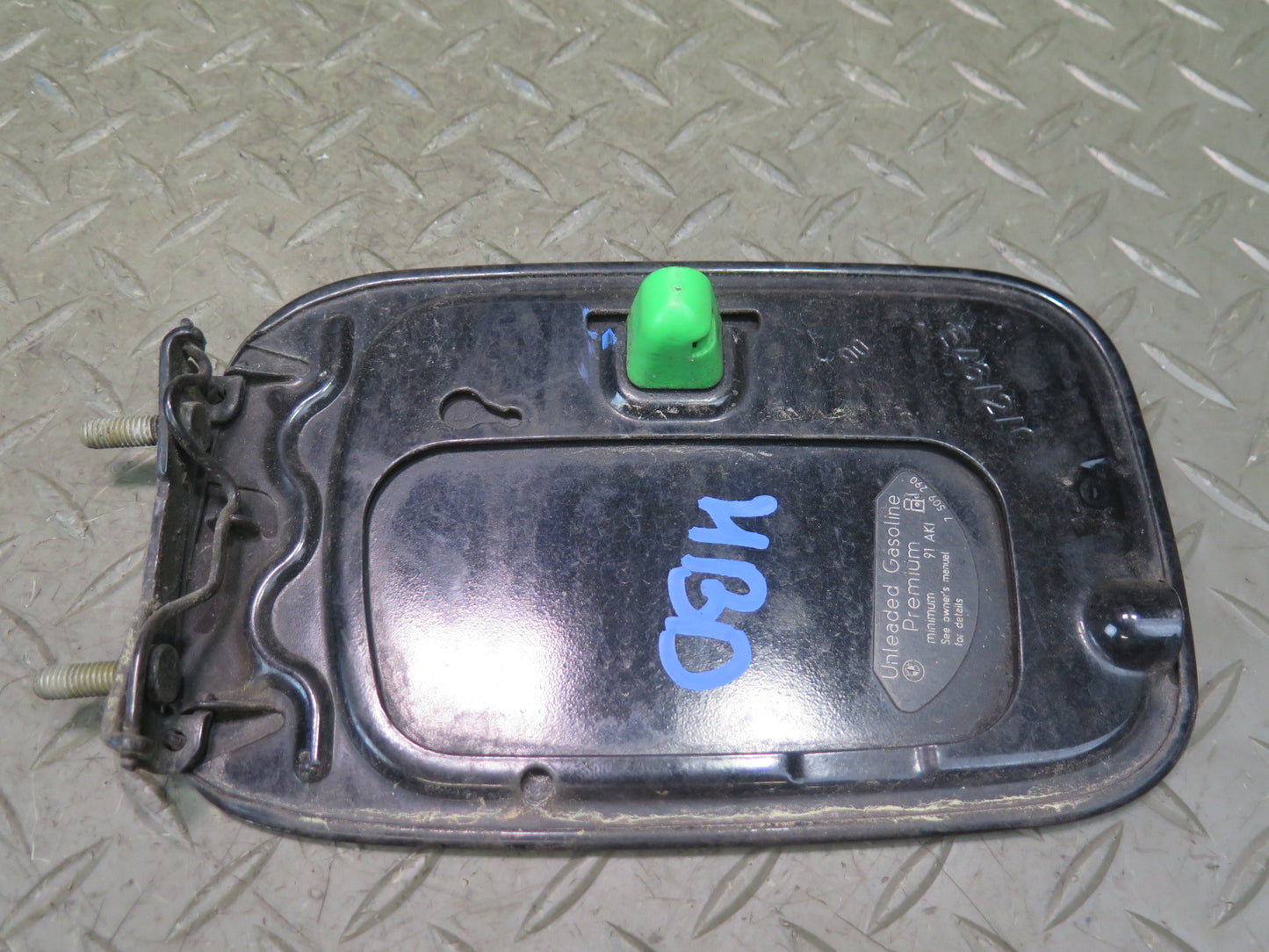 01-06 BMW E46 330ci Convertible Fuel Tank Filler Door Lid Cover Black OEM