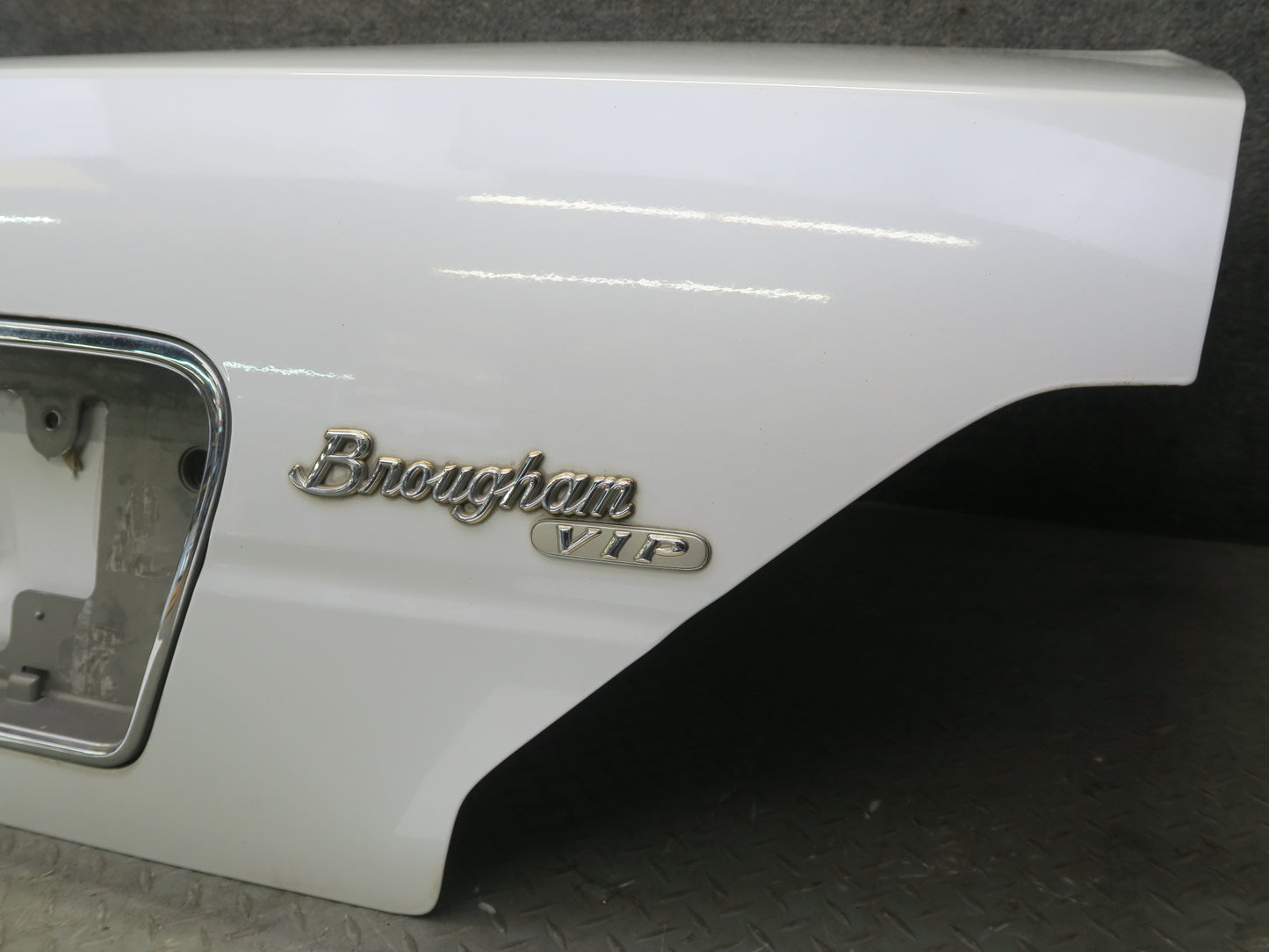 95-97 Nissan Gloria HY33 Rear Trunk Deck Lid Shell Panel Cover White Assmbly OEM