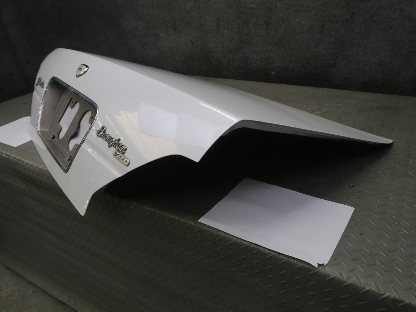95-97 Nissan Gloria HY33 Rear Trunk Deck Lid Shell Panel Cover White Assmbly OEM