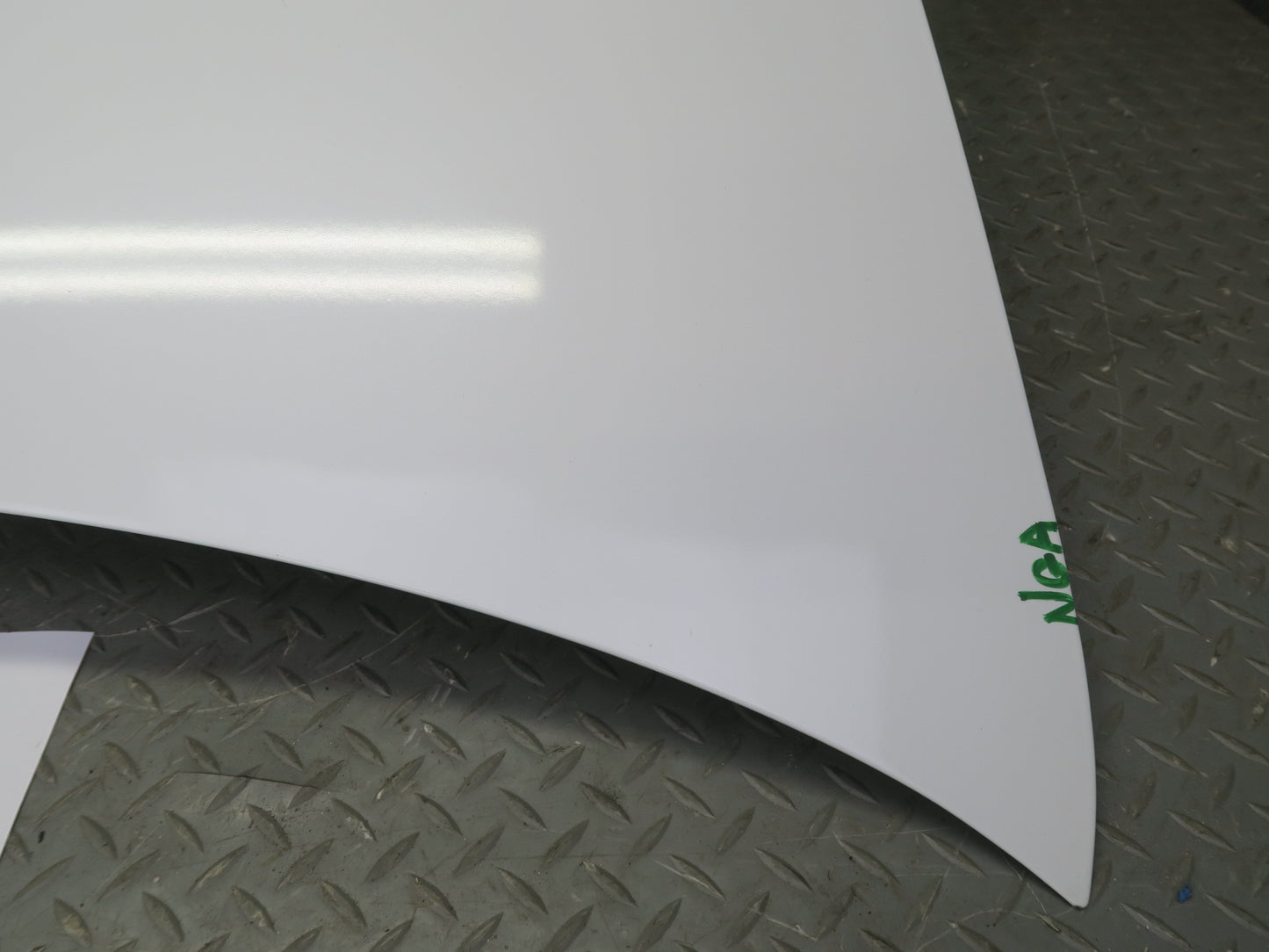 95-97 Nissan Gloria HY33 Rear Trunk Deck Lid Shell Panel Cover White Assmbly OEM