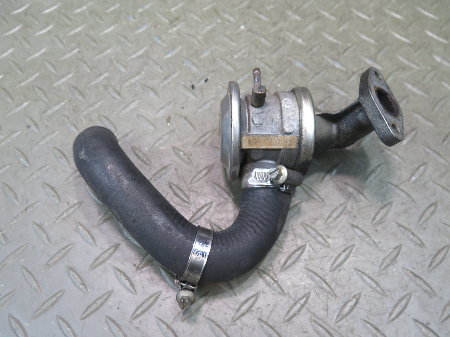 01-06 BMW E46 330Ci EGR Exhaust Check Valve OEM