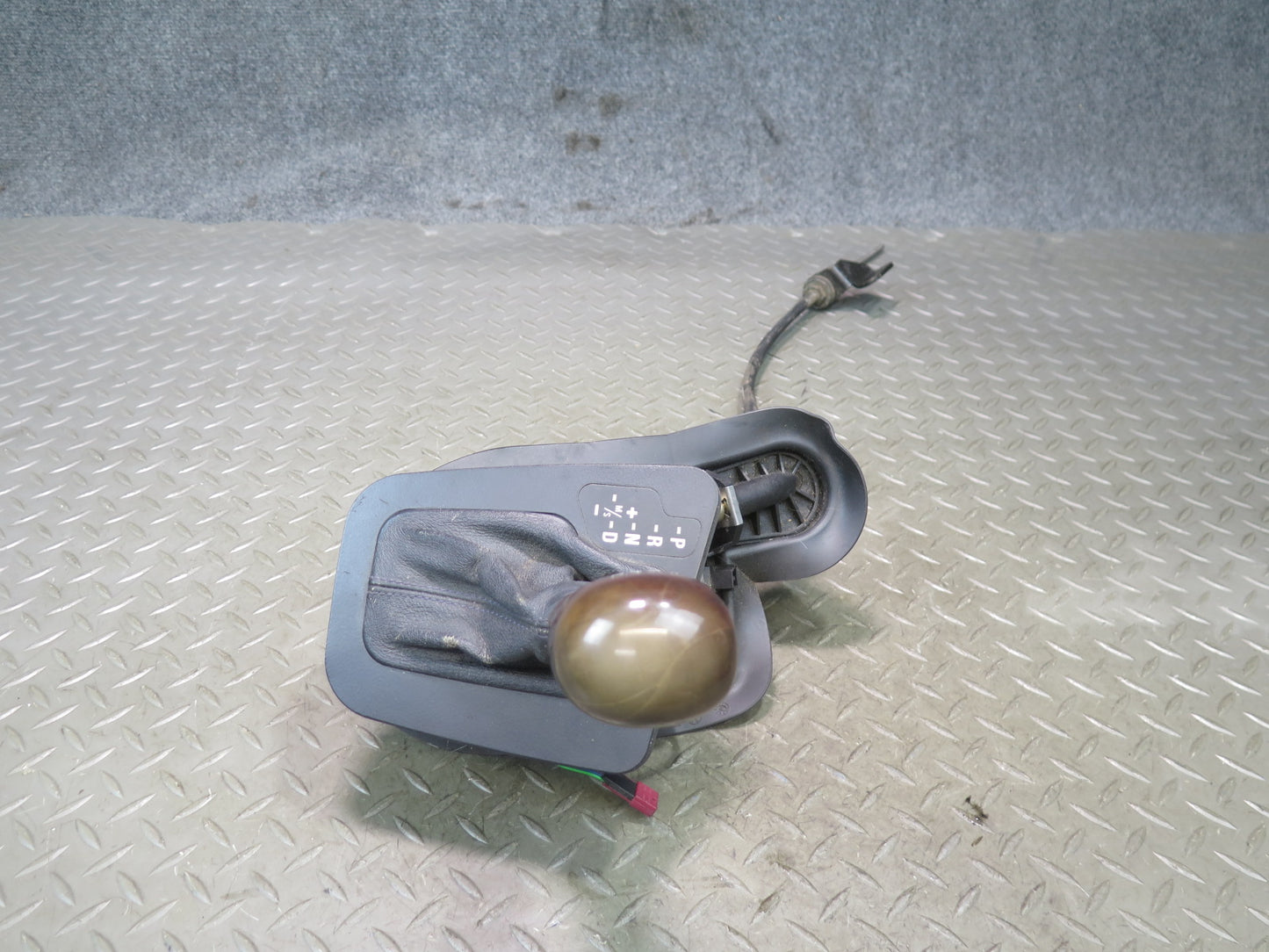 2001 BMW E46 330Ci A/T Automatic Transmission Gear Shifter w Cable & Knob OEM