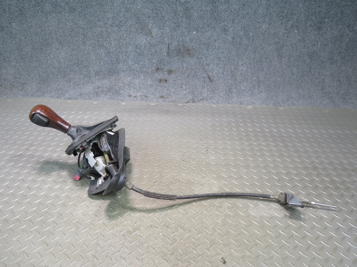2001 BMW E46 330Ci A/T Automatic Transmission Gear Shifter w Cable & Knob OEM